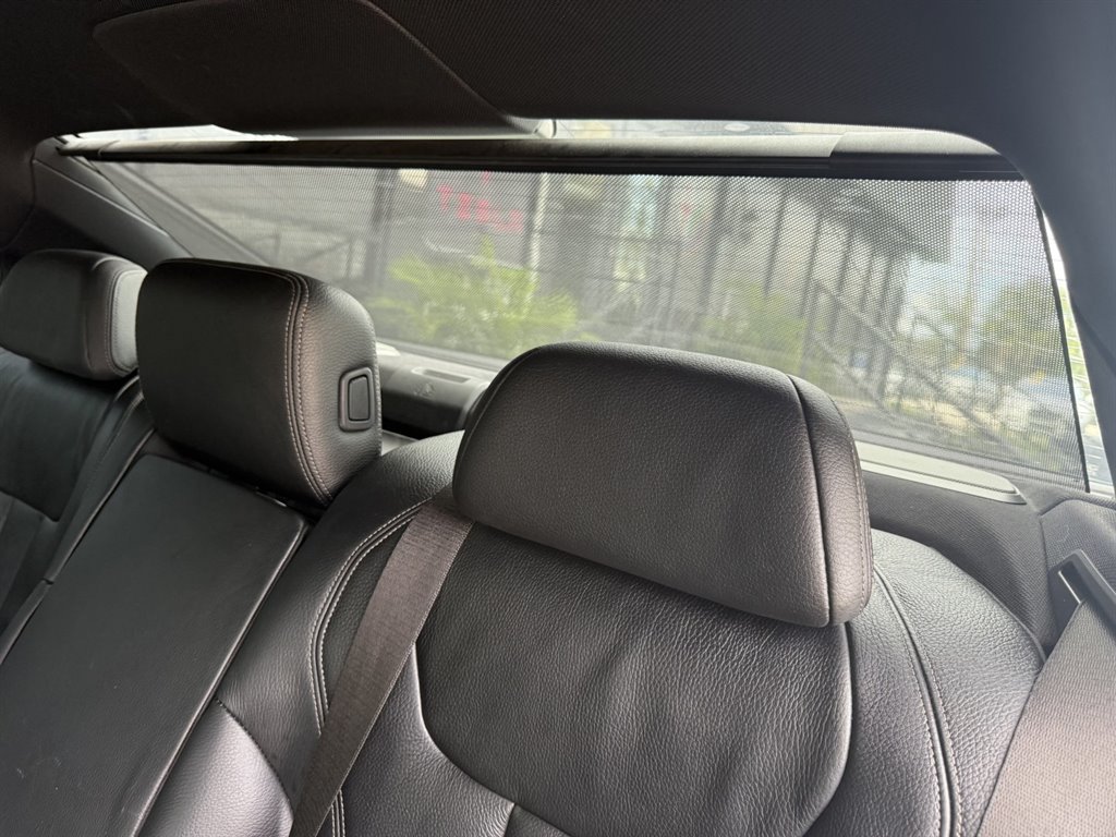 Used 2019 BMW 740i w/ M Sport Package RWD image 15