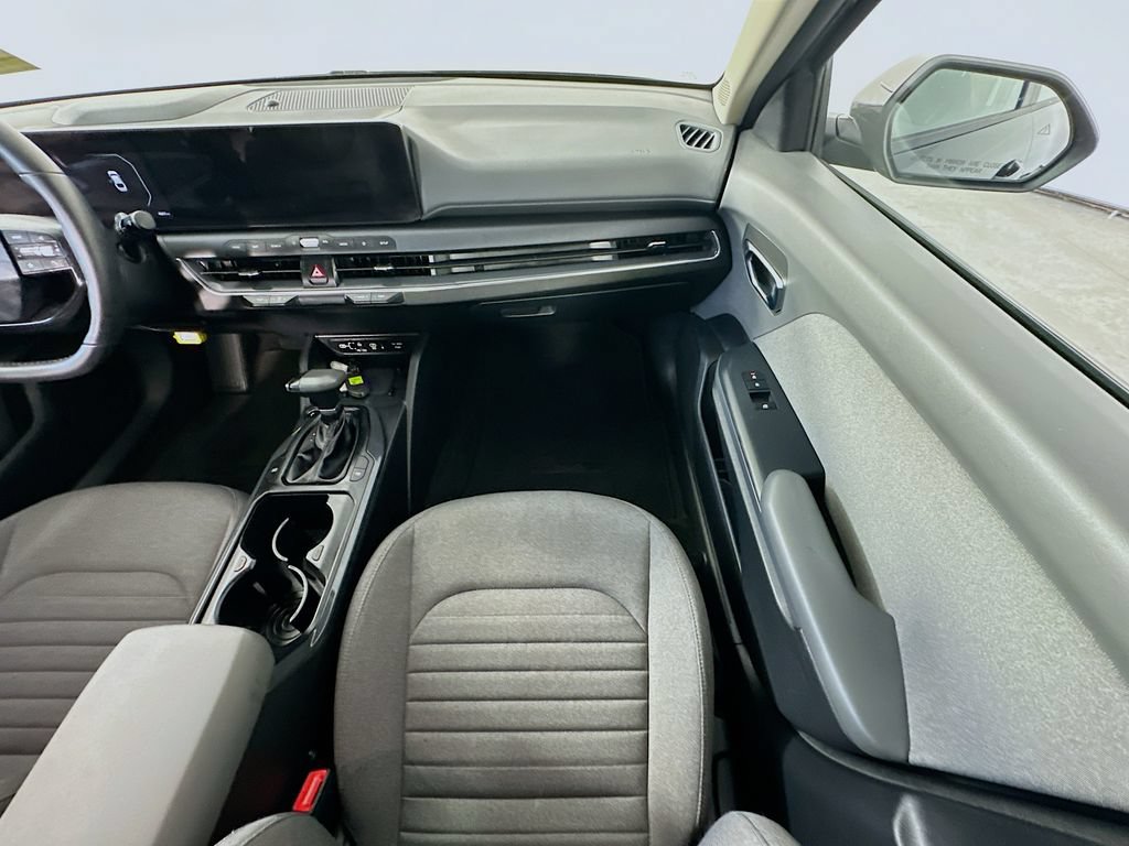 Used 2025 Kia K4 EX FWD image 11