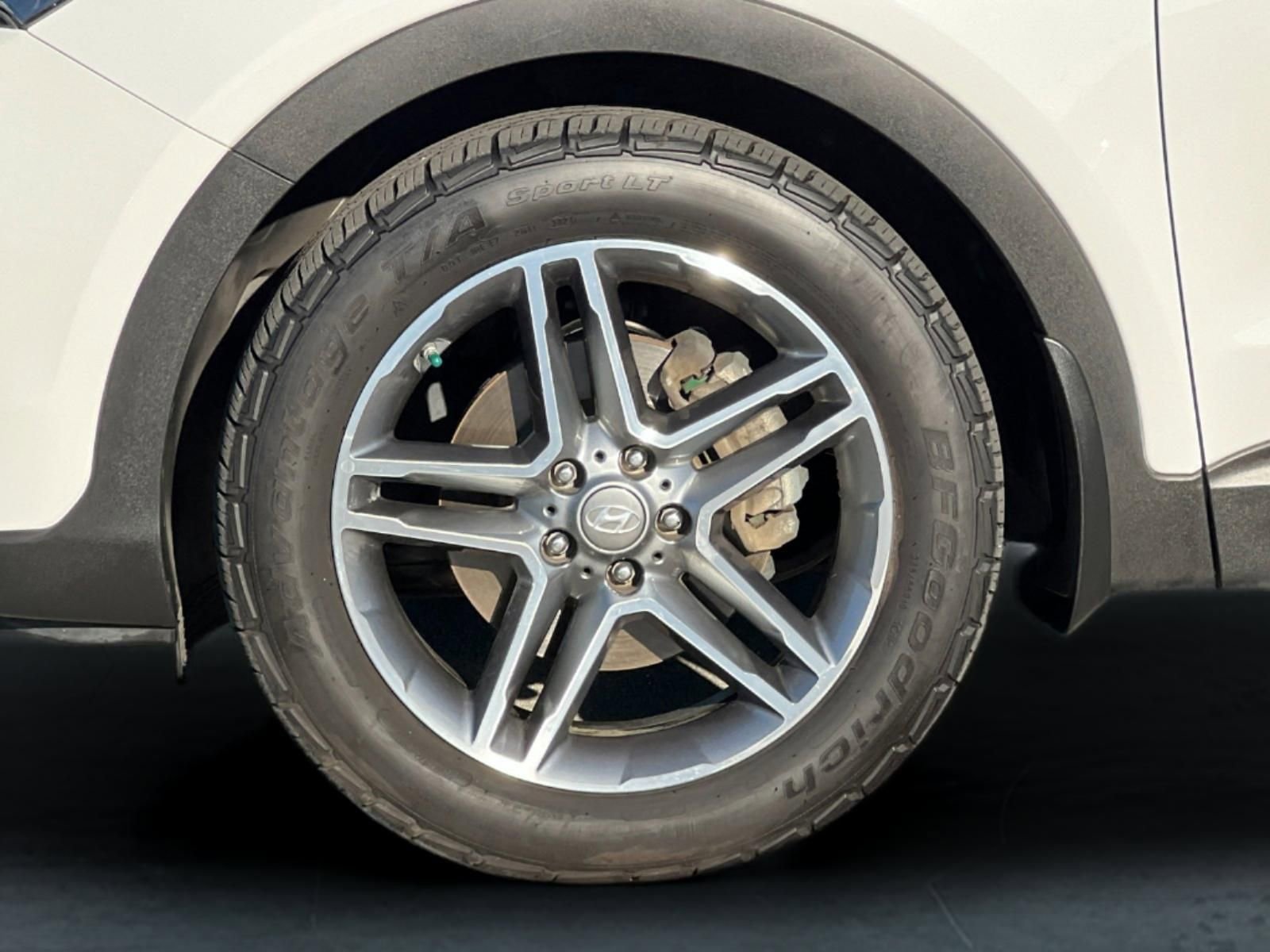 Used 2017 Hyundai Santa Fe SE w/ Cargo Package image 26