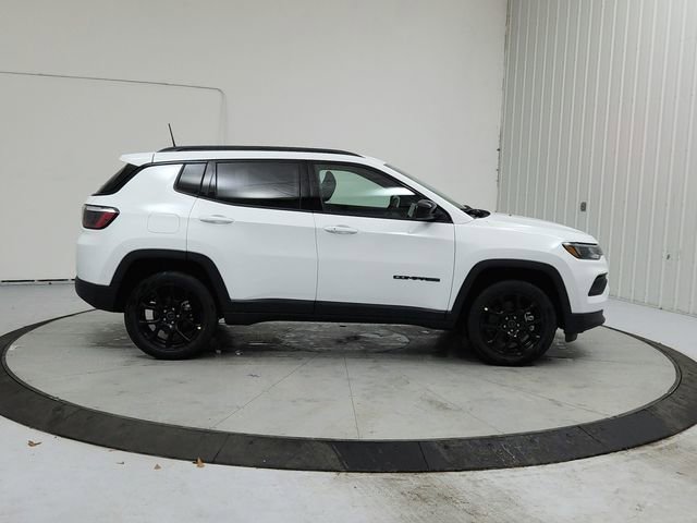 New 2026 Jeep Compass Latitude image 8