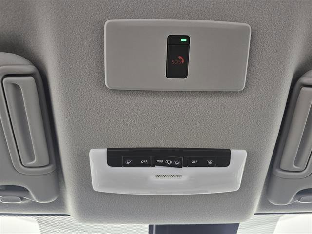 New 2025 Nissan Versa SR image 33