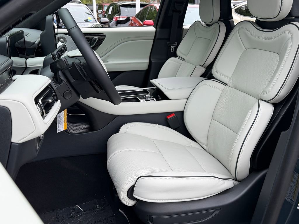 New 2026 Lincoln Aviator Black Label w/ Dynamic Handling Package AWD/4WD image 13