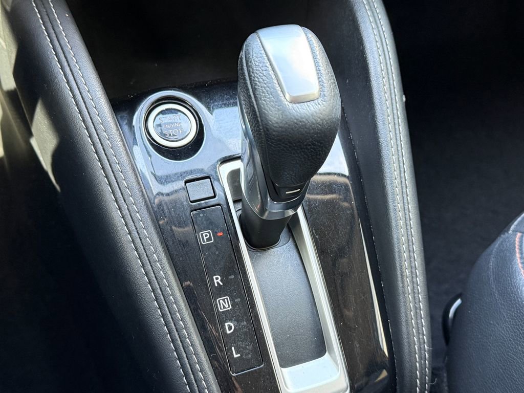 Used 2019 Nissan Kicks SR w/ SR Premium Package image 28