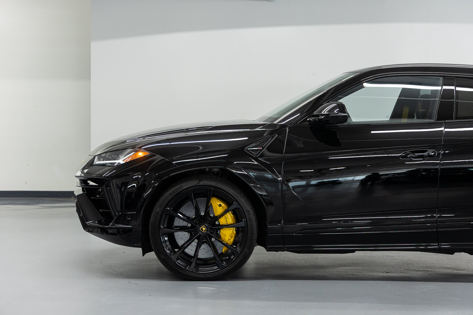 Used 2024 Lamborghini Urus S AWD/4WD image 16