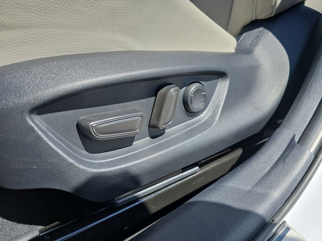 Certified 2025 Toyota Camry XLE AWD/4WD image 33