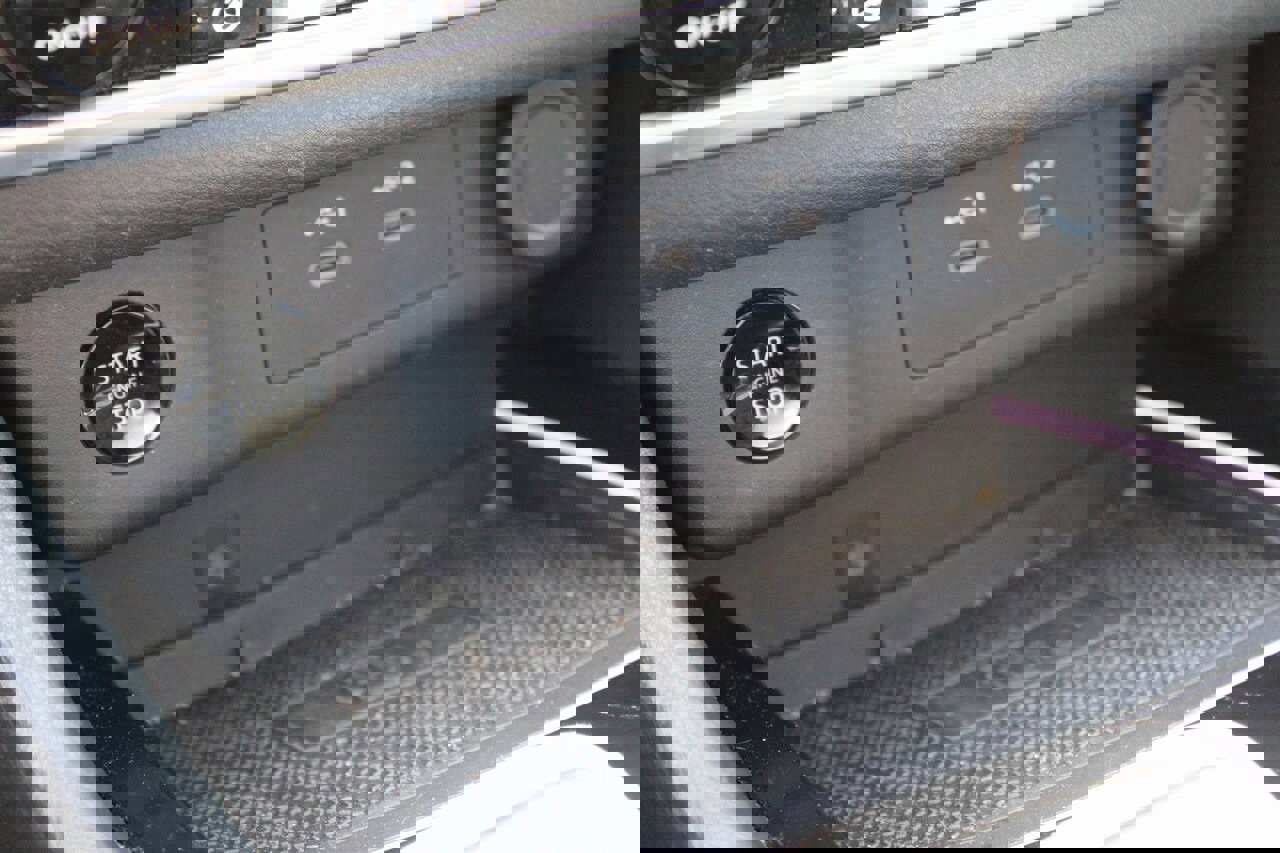 Used 2024 Nissan Rogue SL image 24