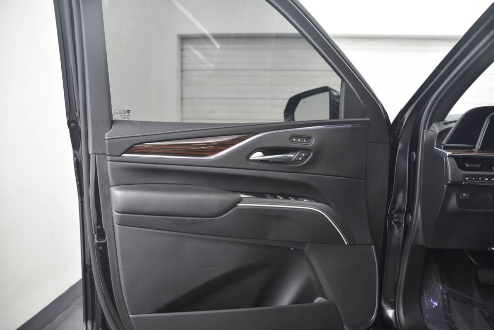 Certified 2023 Cadillac Escalade ESV Premium Luxury image 9