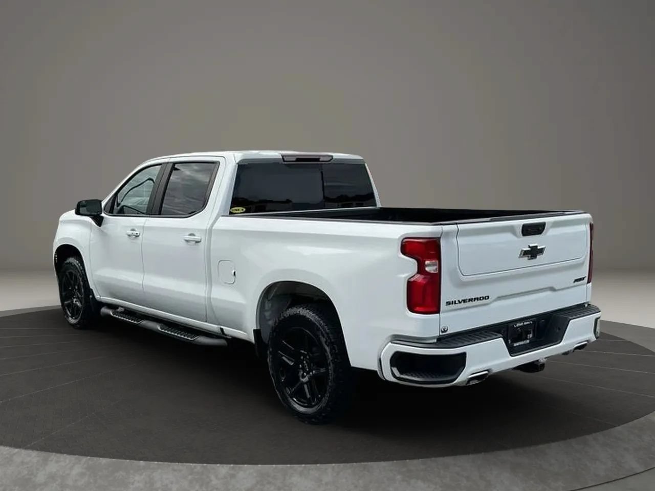 Used 2022 Chevrolet Silverado 1500 RST w/ Convenience Package II AWD/4WD image 3