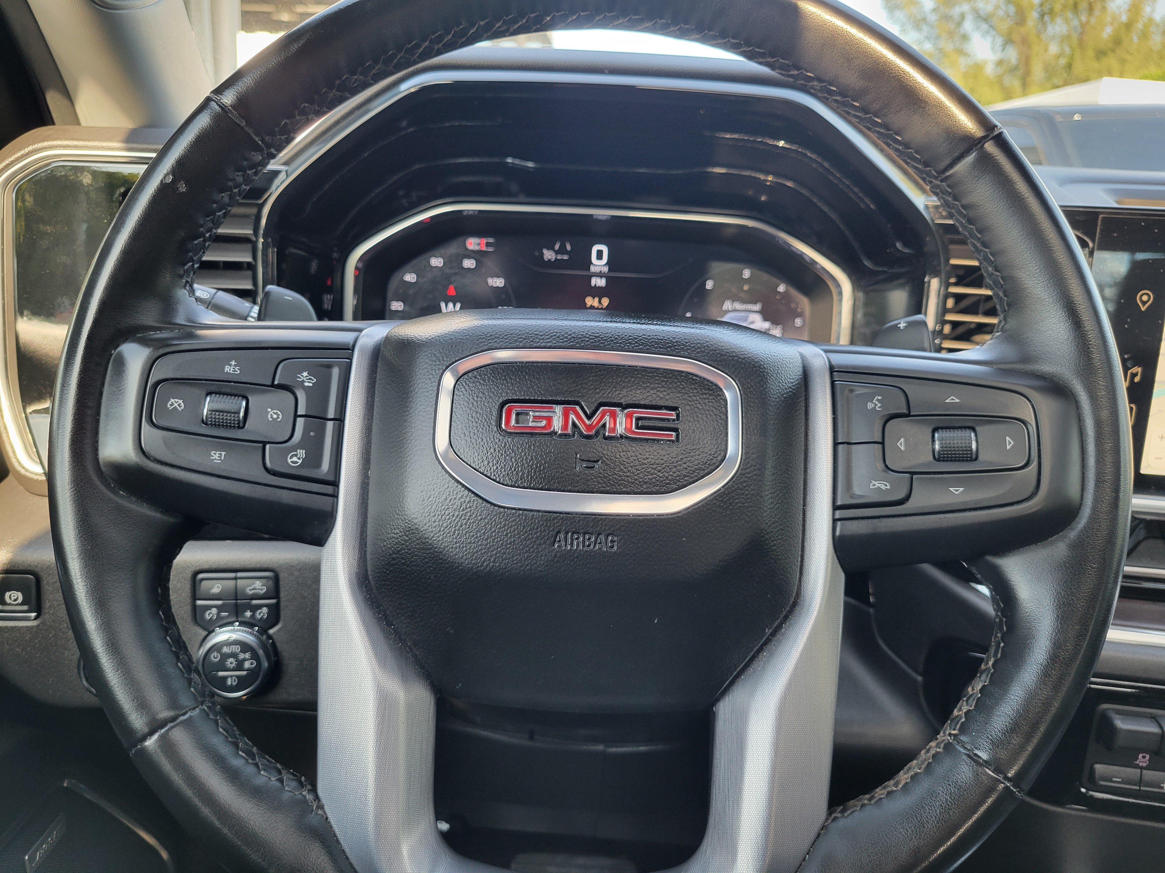 Used 2024 GMC Sierra 1500 SLT w/ SLT Premium Plus Package AWD/4WD image 19