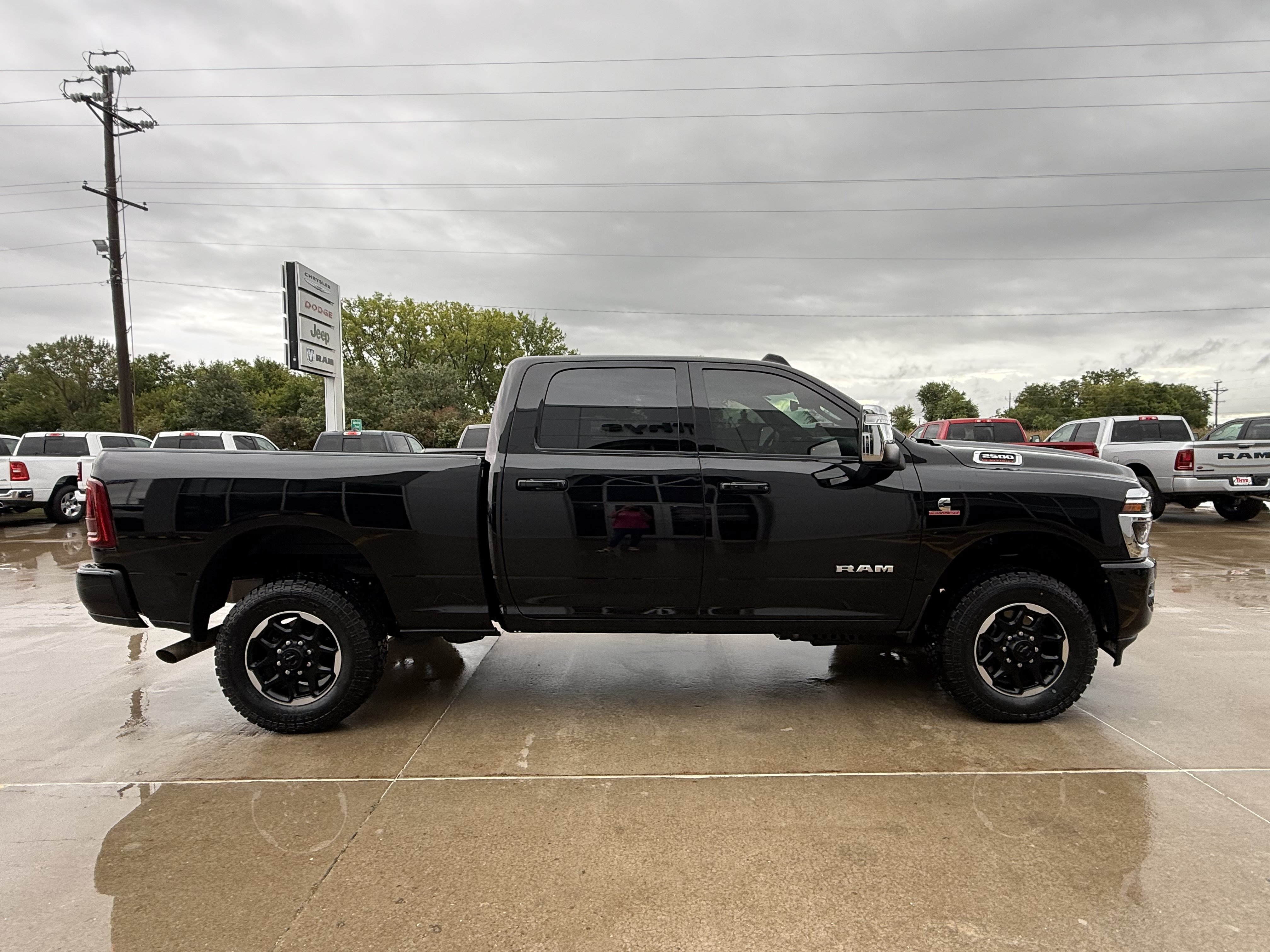 Used 2026 RAM 2500 Laramie AWD/4WD image 30