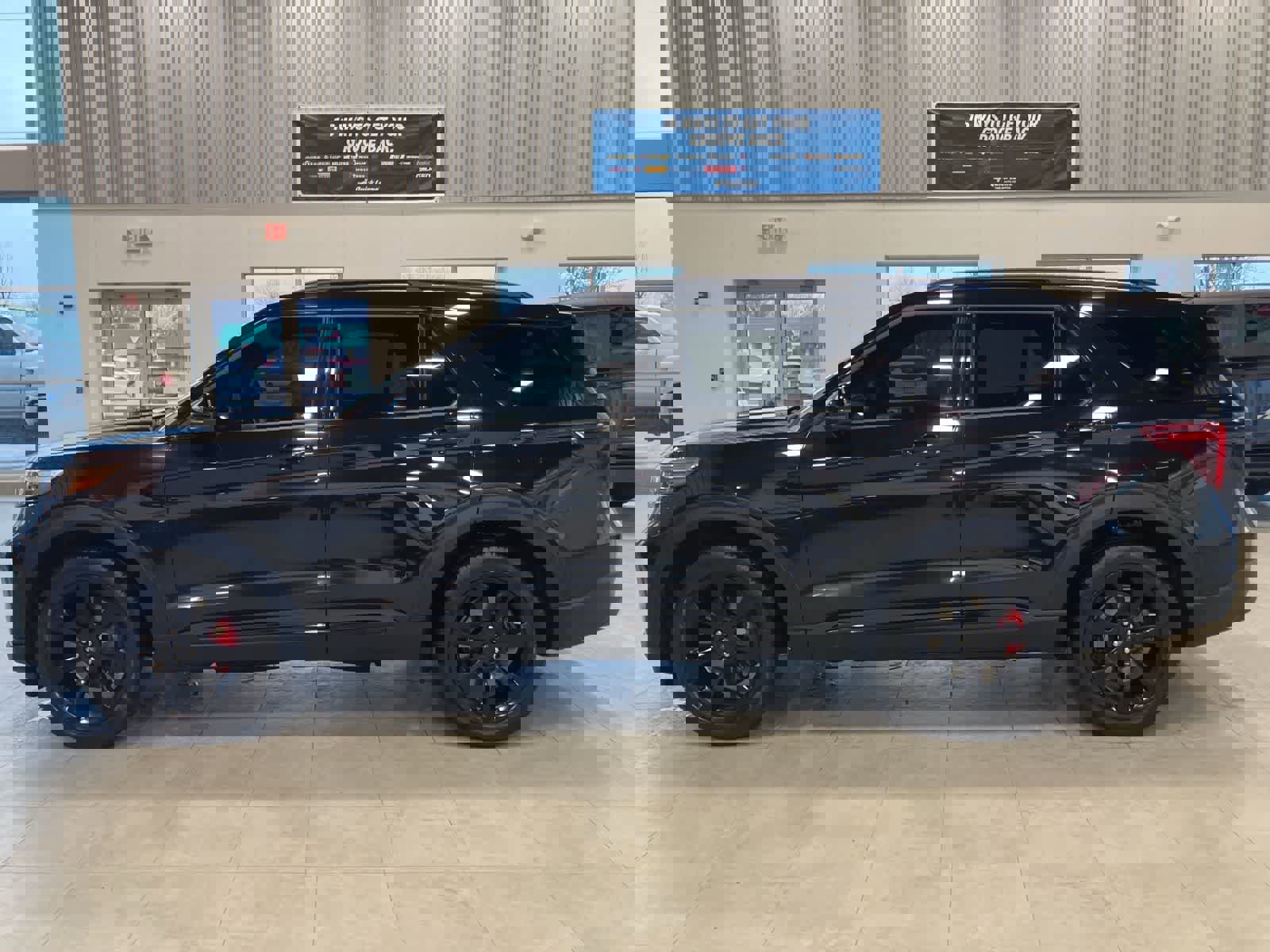 Used 2024 Ford Explorer ST w/ Equipment Group 401A image 8