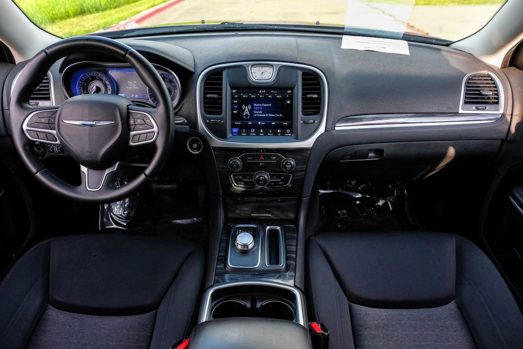 Used 2019 Chrysler 300 Touring w/ Sport Appearance Package image 17