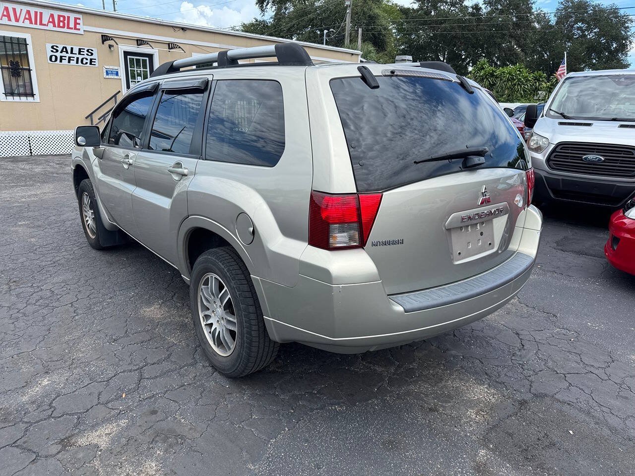 Used 2008 Mitsubishi Endeavor SE FWD image 6
