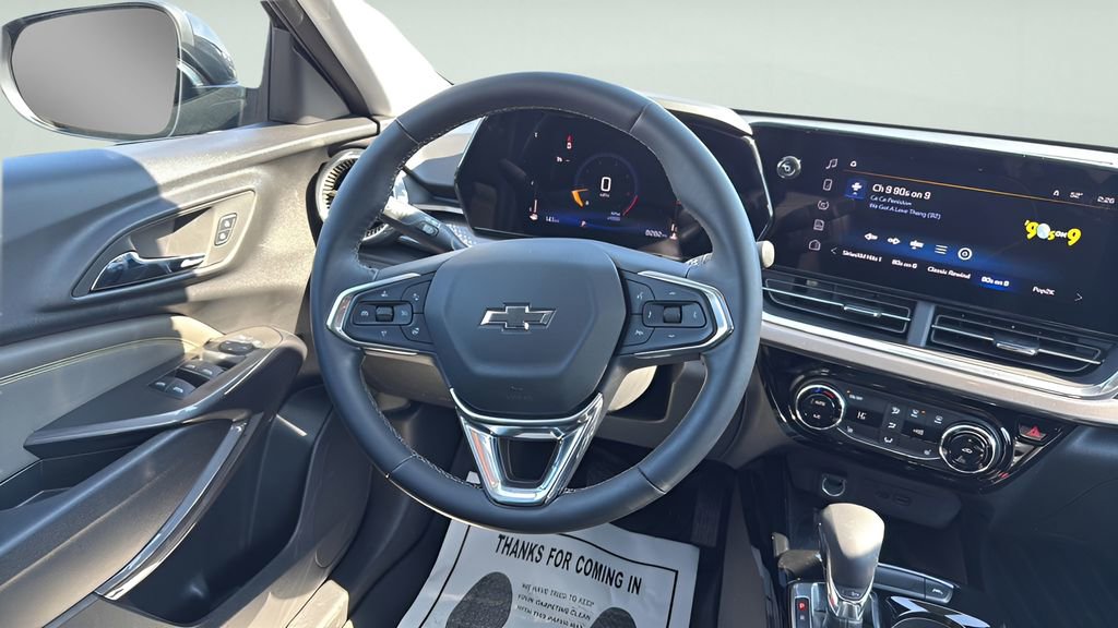 Used 2025 Chevrolet Trax ACTIV w/ Sunroof Package FWD image 18