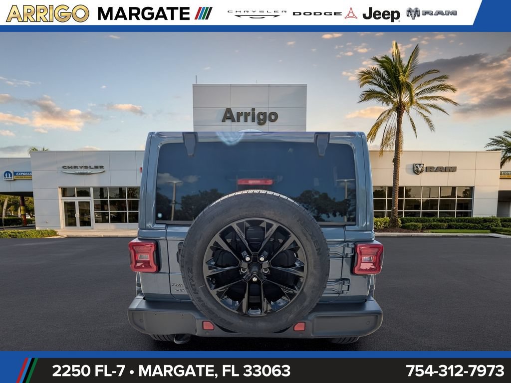 Used 2025 Jeep Wrangler Unlimited Sahara w/ Safety Group AWD/4WD image 6