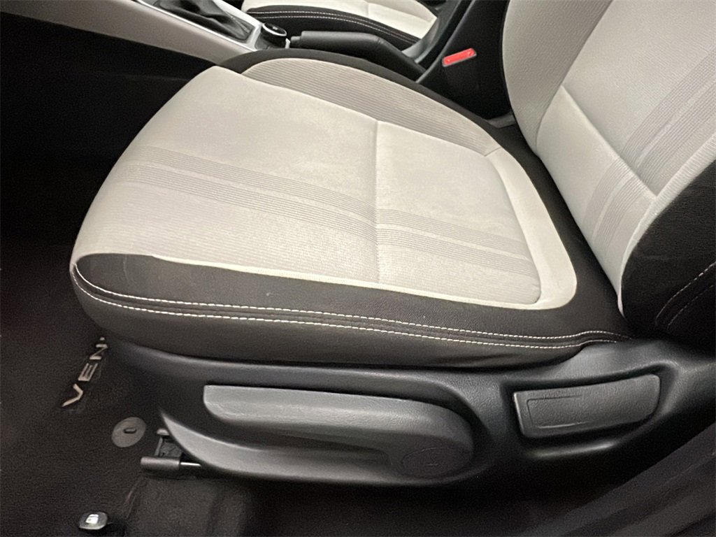 Certified 2022 Hyundai Venue SEL image 9