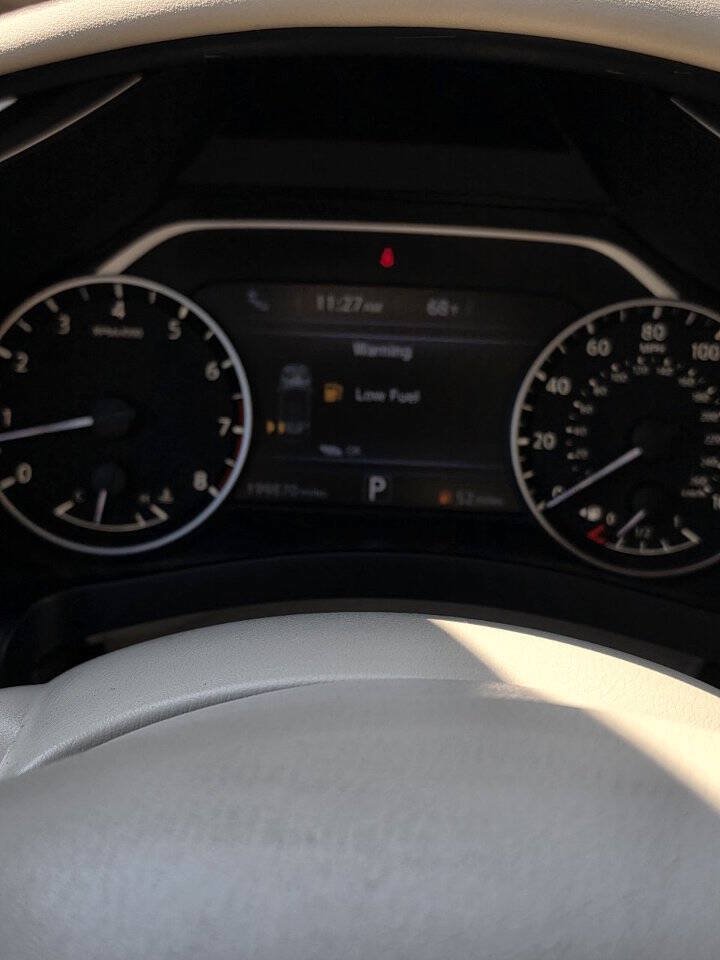 Used 2015 Nissan Murano Platinum w/ Platinum Technology Package FWD image 16