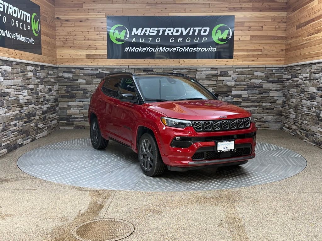 Used 2024 Jeep Compass Limited w/ High Altitude Package image 2