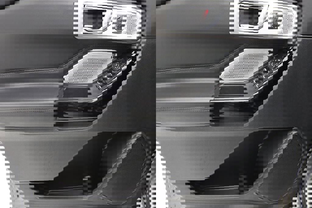 Used 2022 Ford Explorer Platinum w/ Equipment Group 601A image 14