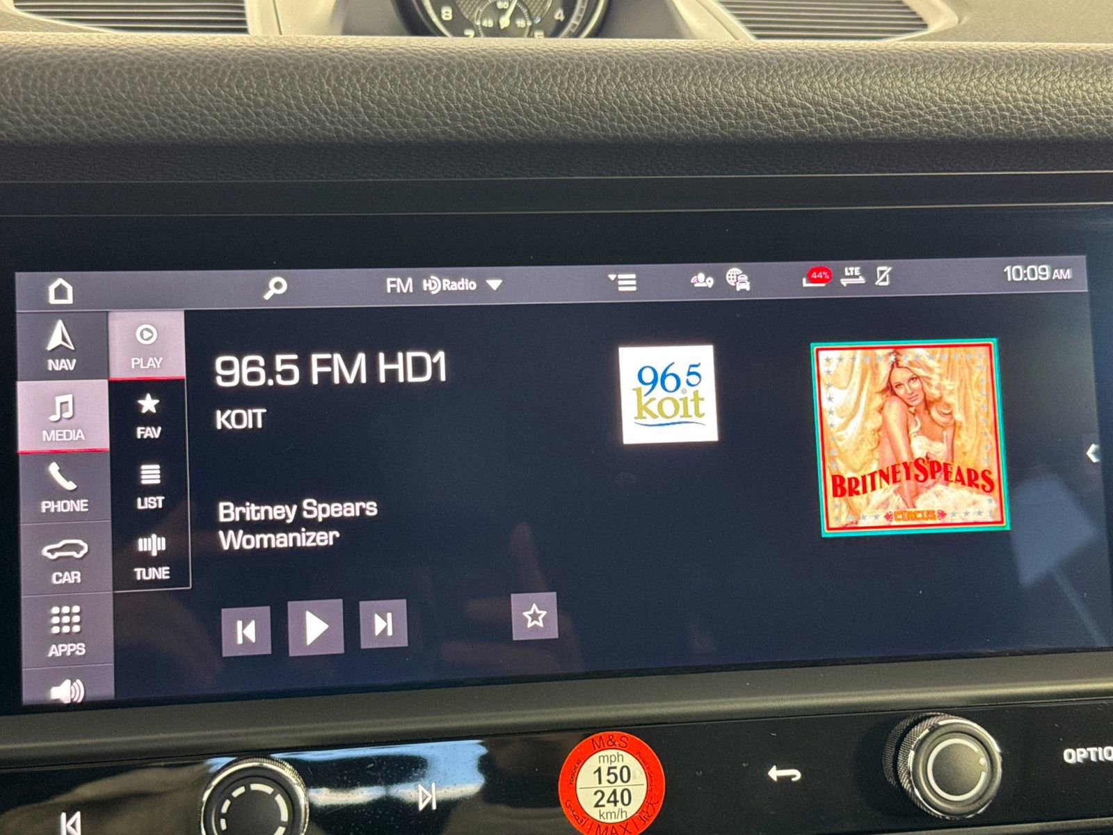 Certified 2025 Porsche Macan image 22