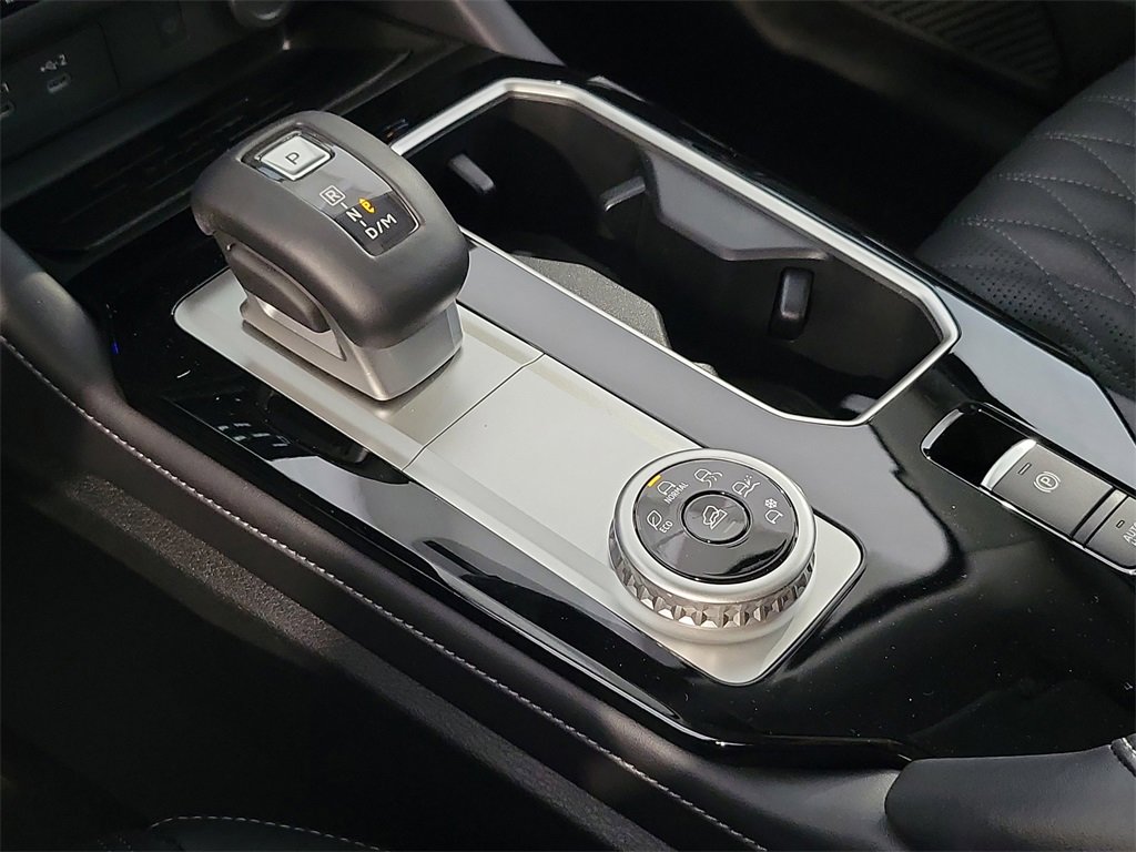New 2025 Mitsubishi Outlander SEL image 24