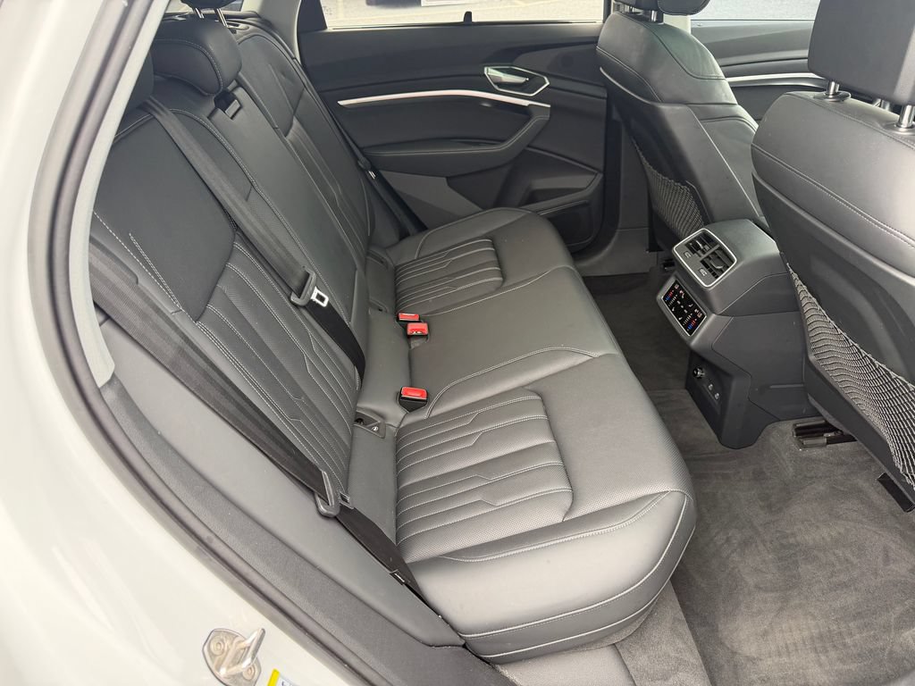 Certified 2024 Audi Q8 e-tron Prestige w/ Prestige Package AWD/4WD image 18