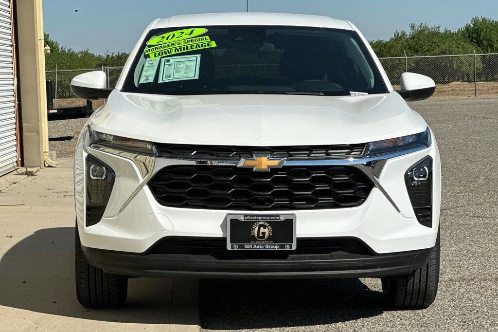 Used 2024 Chevrolet Trax LS w/ LS Convenience Package image 9