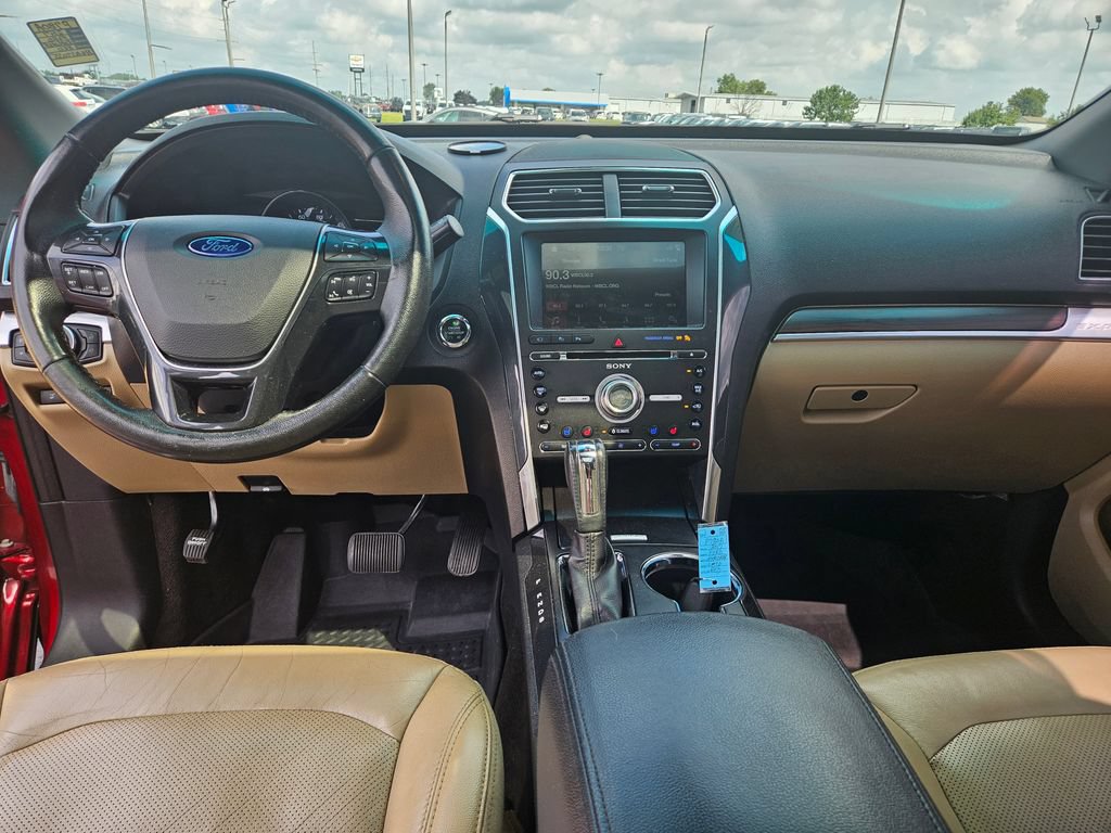 Used 2017 Ford Explorer Limited w/ Equipment Group 301A AWD/4WD image 16
