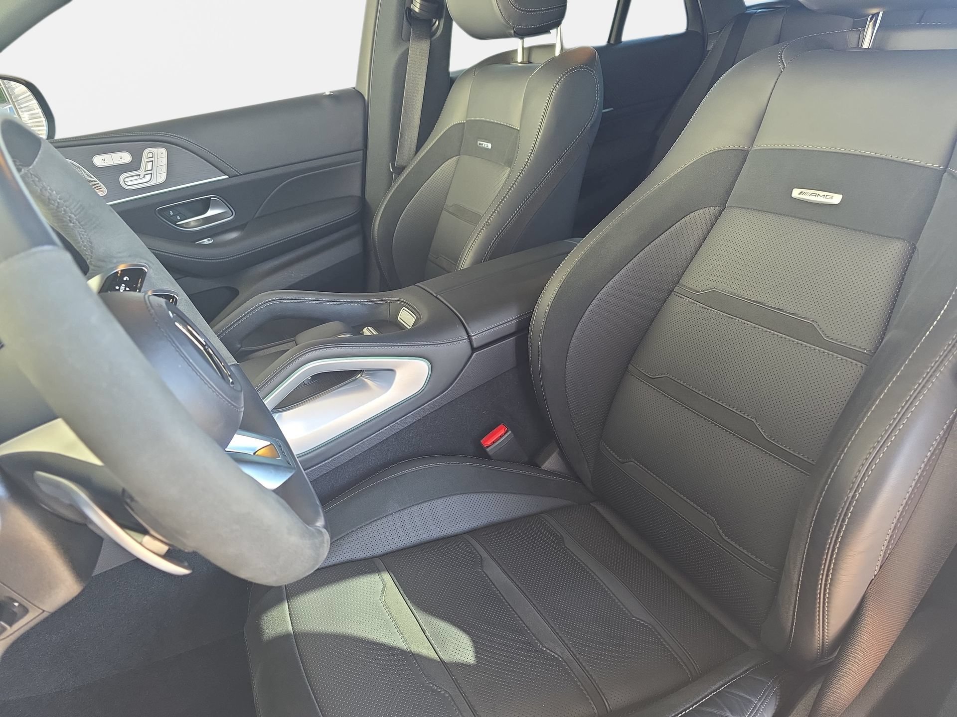 Used 2024 Mercedes-Benz GLE 53 AMG 4MATIC Coupe w/ Driver Assistance Package image 15