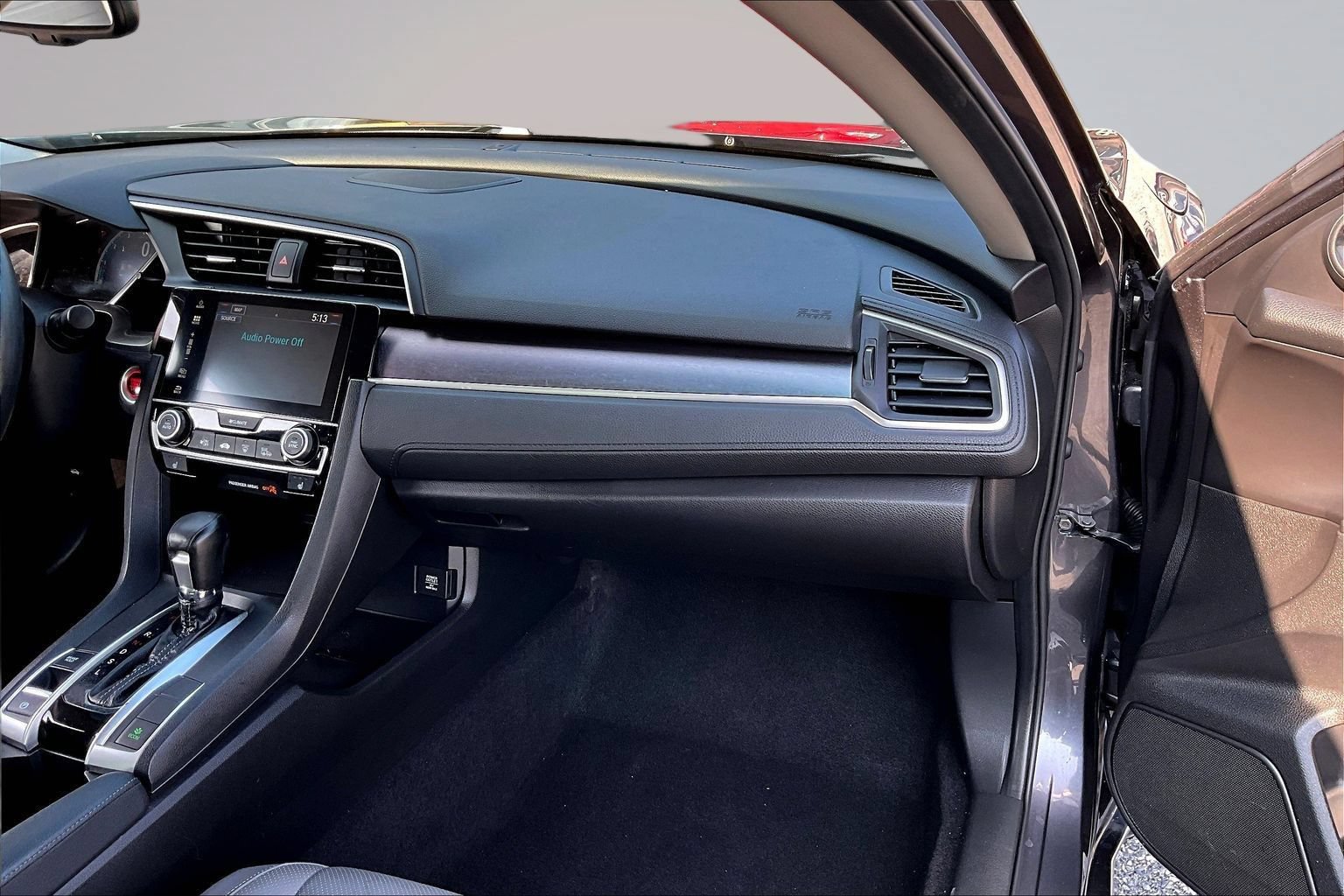 Used 2018 Honda Civic Touring image 26