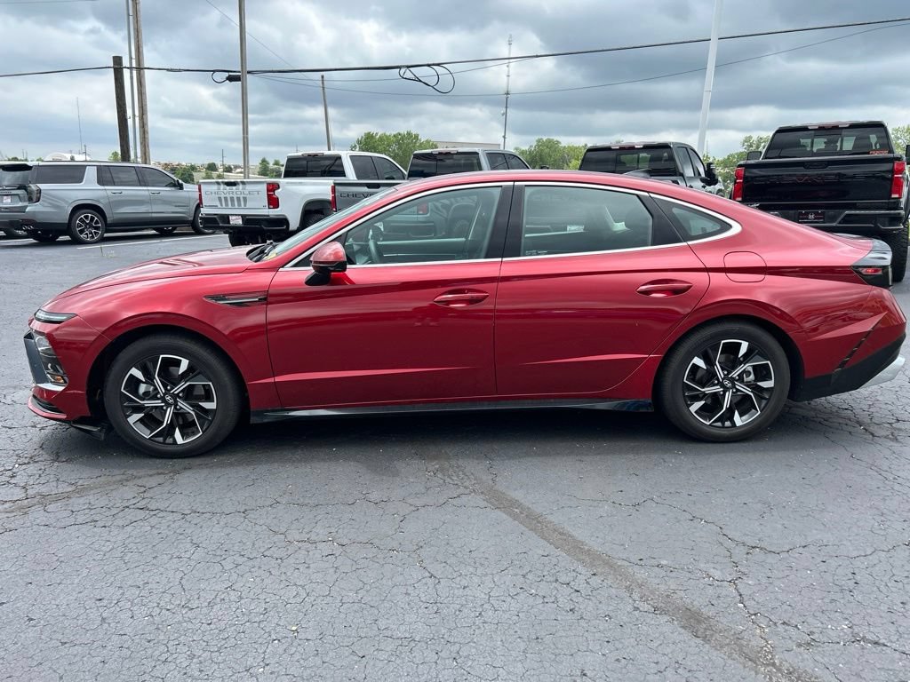Used 2025 Hyundai Sonata SEL FWD image 8