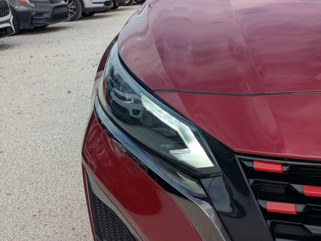 Used 2023 Nissan Altima 2.5 SR AWD/4WD image 9