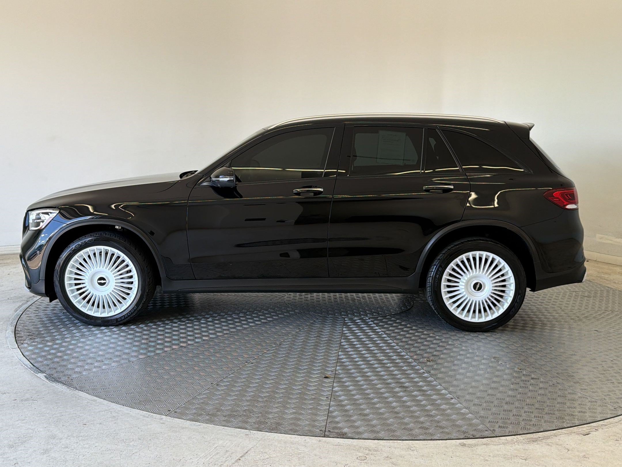 Used 2020 Mercedes-Benz GLC 63 AMG 4MATIC image 2