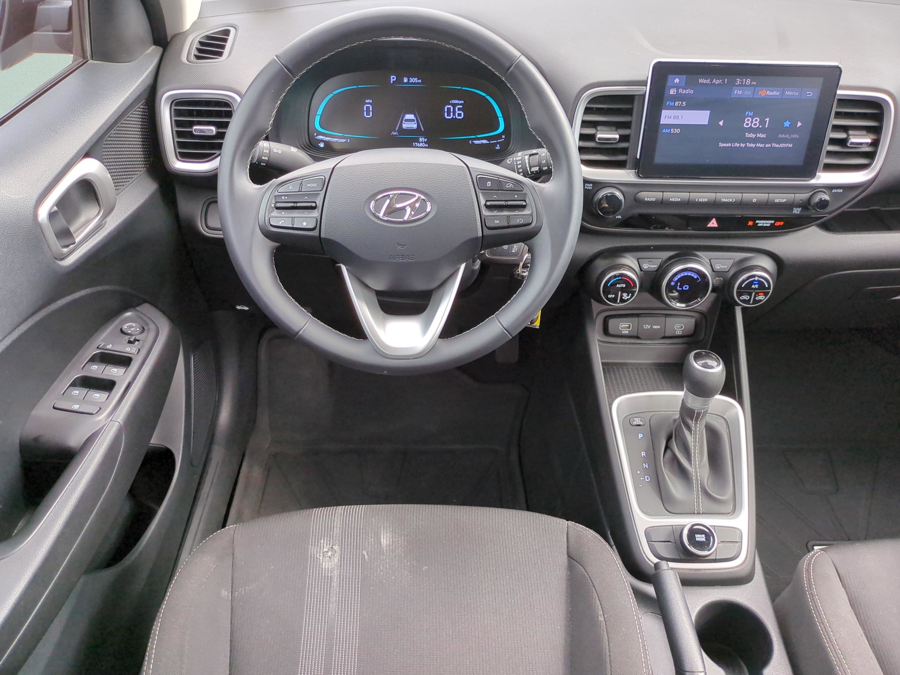 Certified 2023 Hyundai Venue SEL FWD image 15