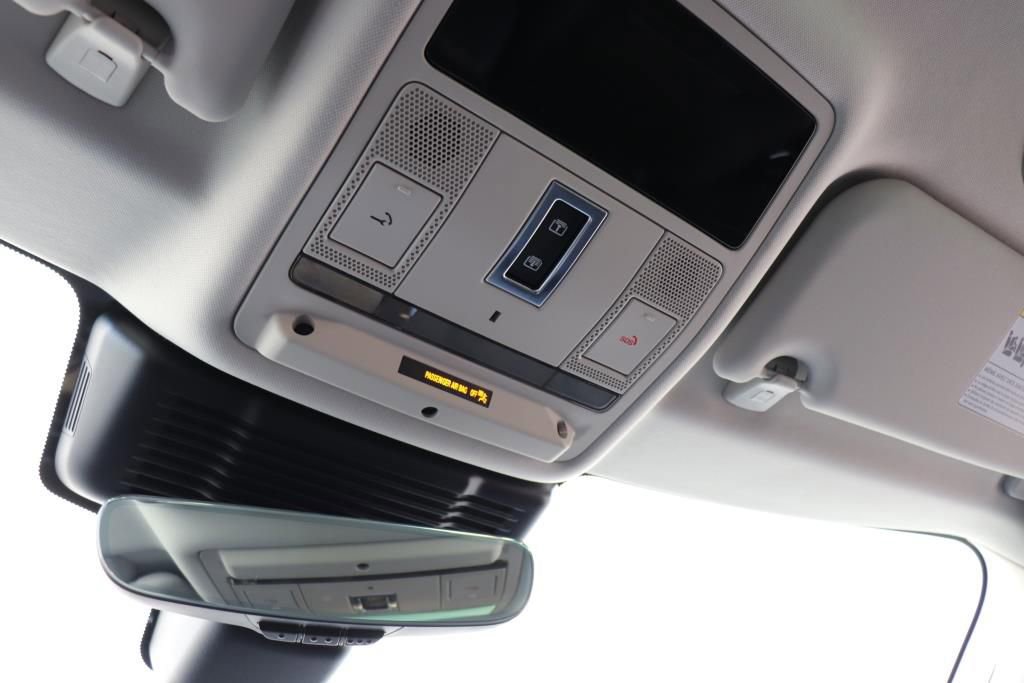 Used 2023 Land Rover Range Rover Evoque SE image 56