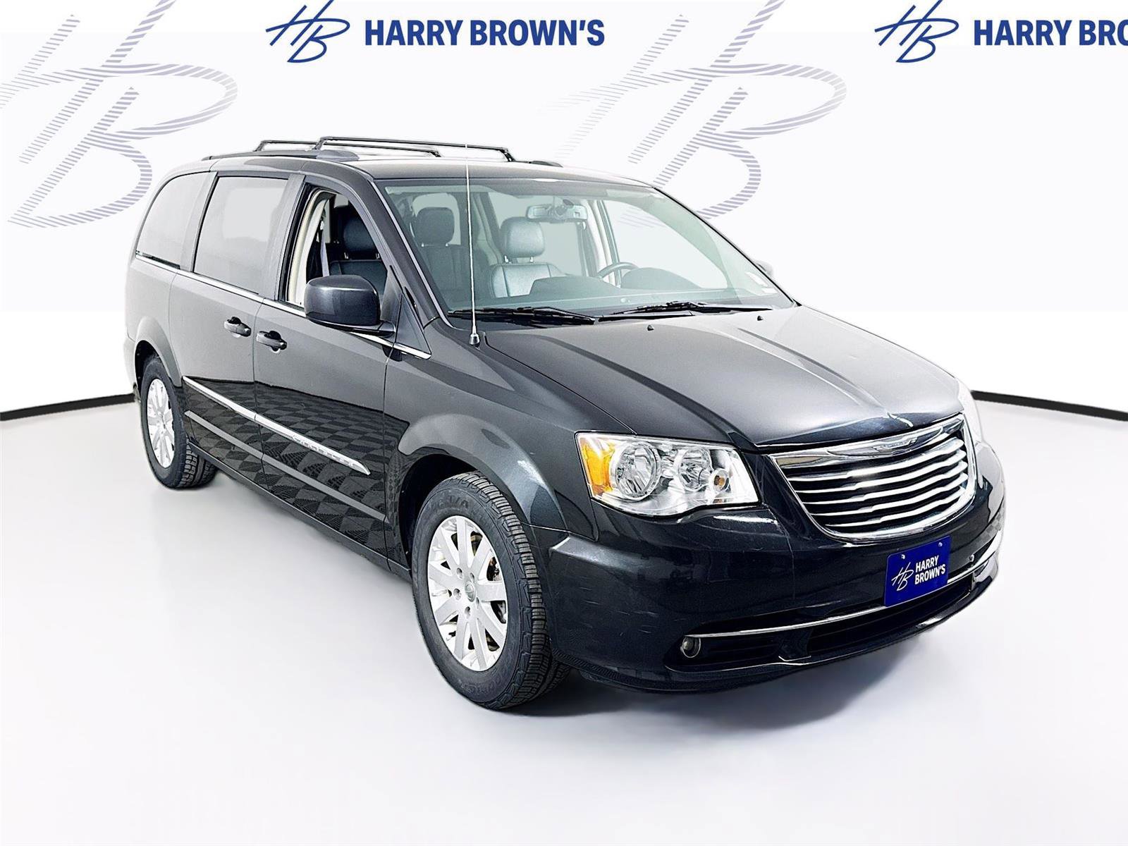 Used 2016 Chrysler Town & Country Touring image 26