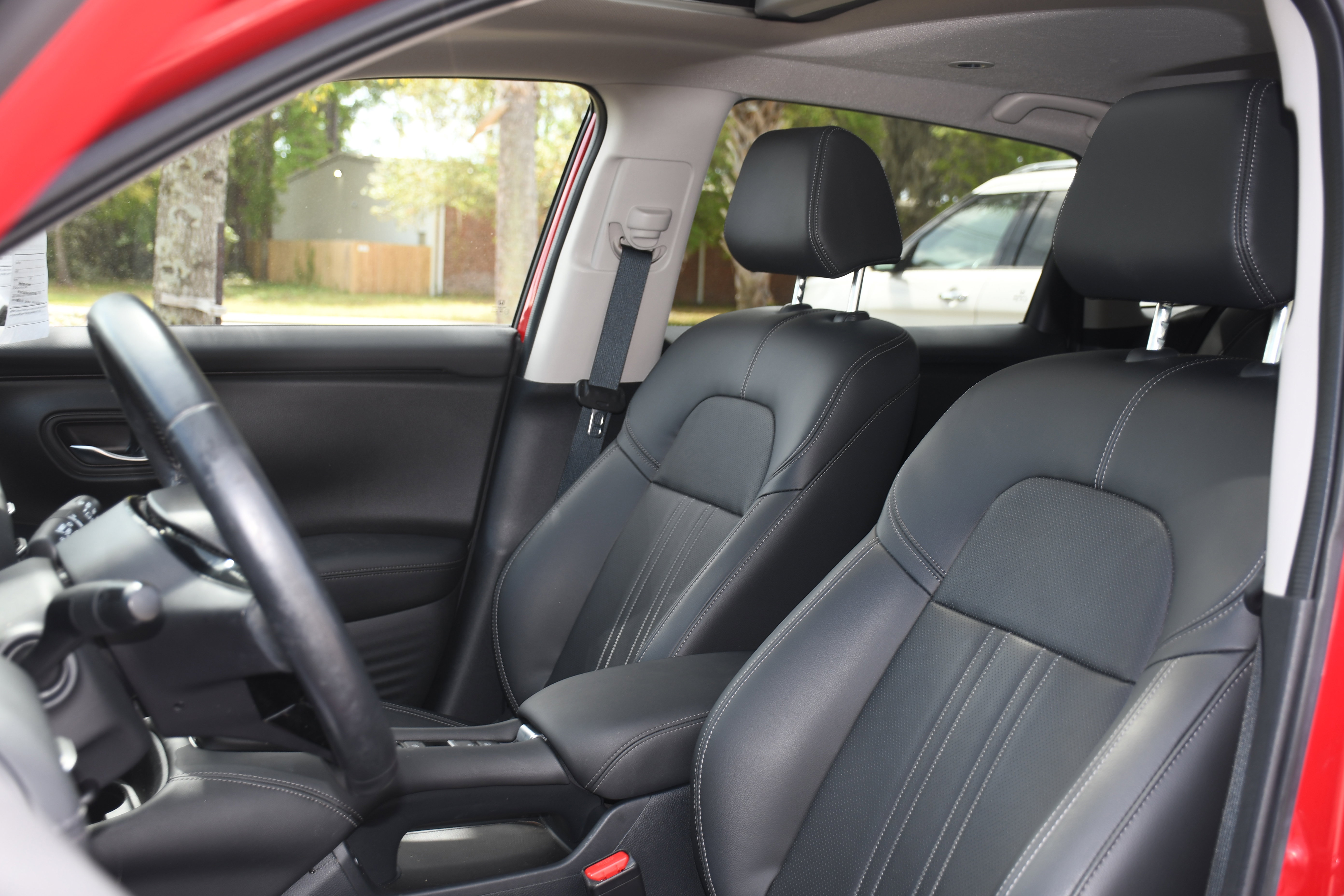 Used 2024 Honda HR-V EX-L image 12