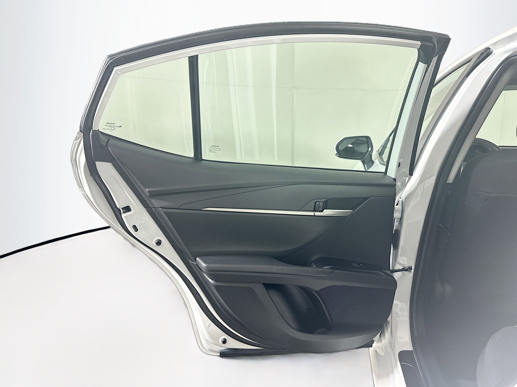 Used 2025 Toyota Camry LE image 25