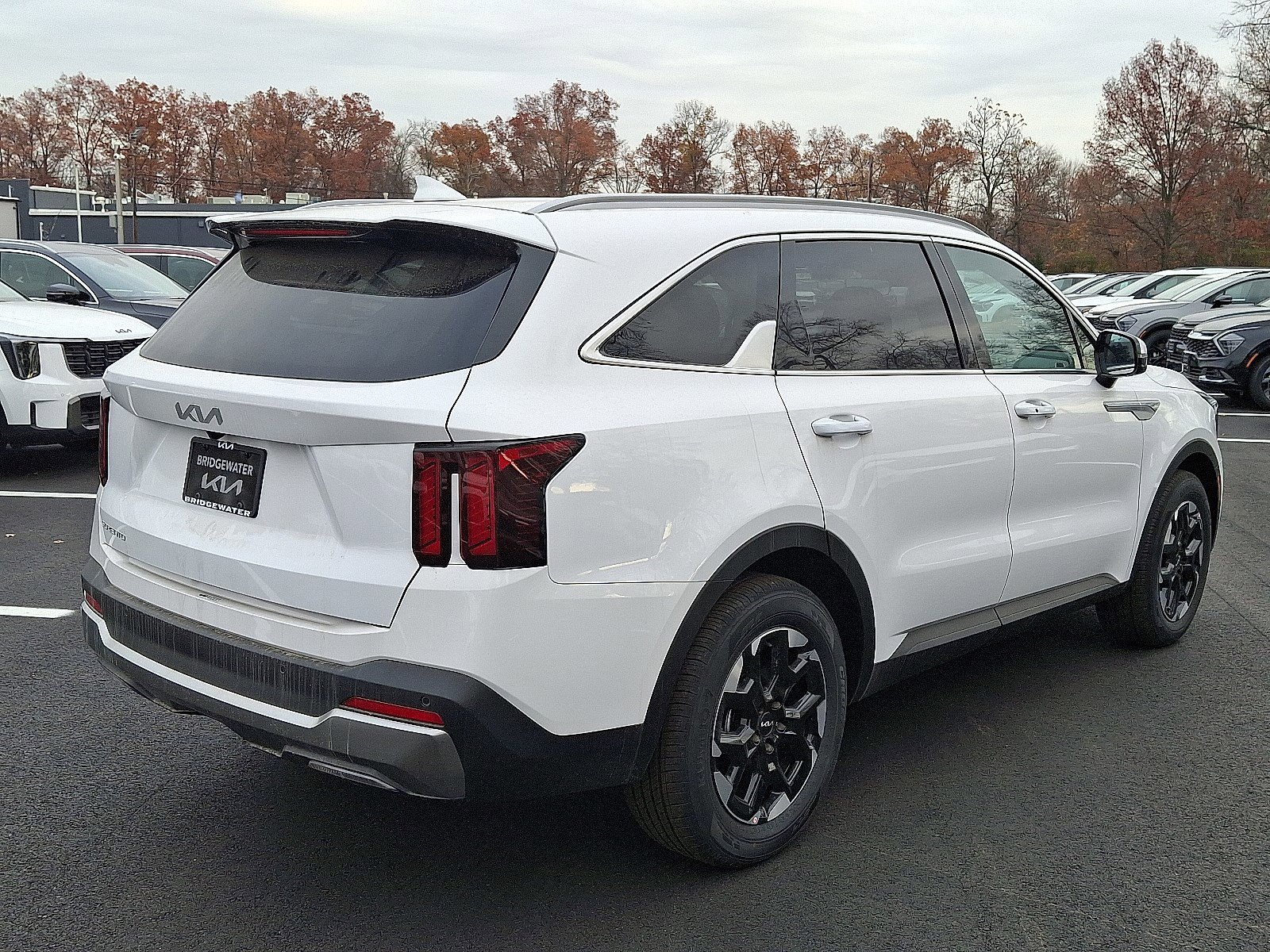 New 2025 Kia Sorento S image 7