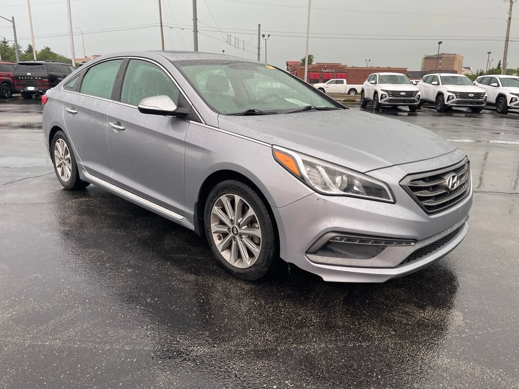 Used 2017 Hyundai Sonata Limited w/ Cargo Package FWD image 3