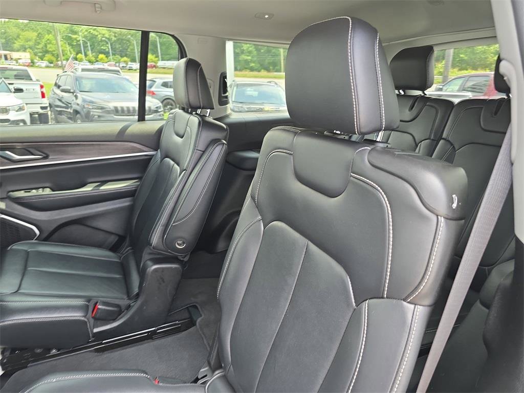 Used 2022 Jeep Grand Cherokee L Limited image 16