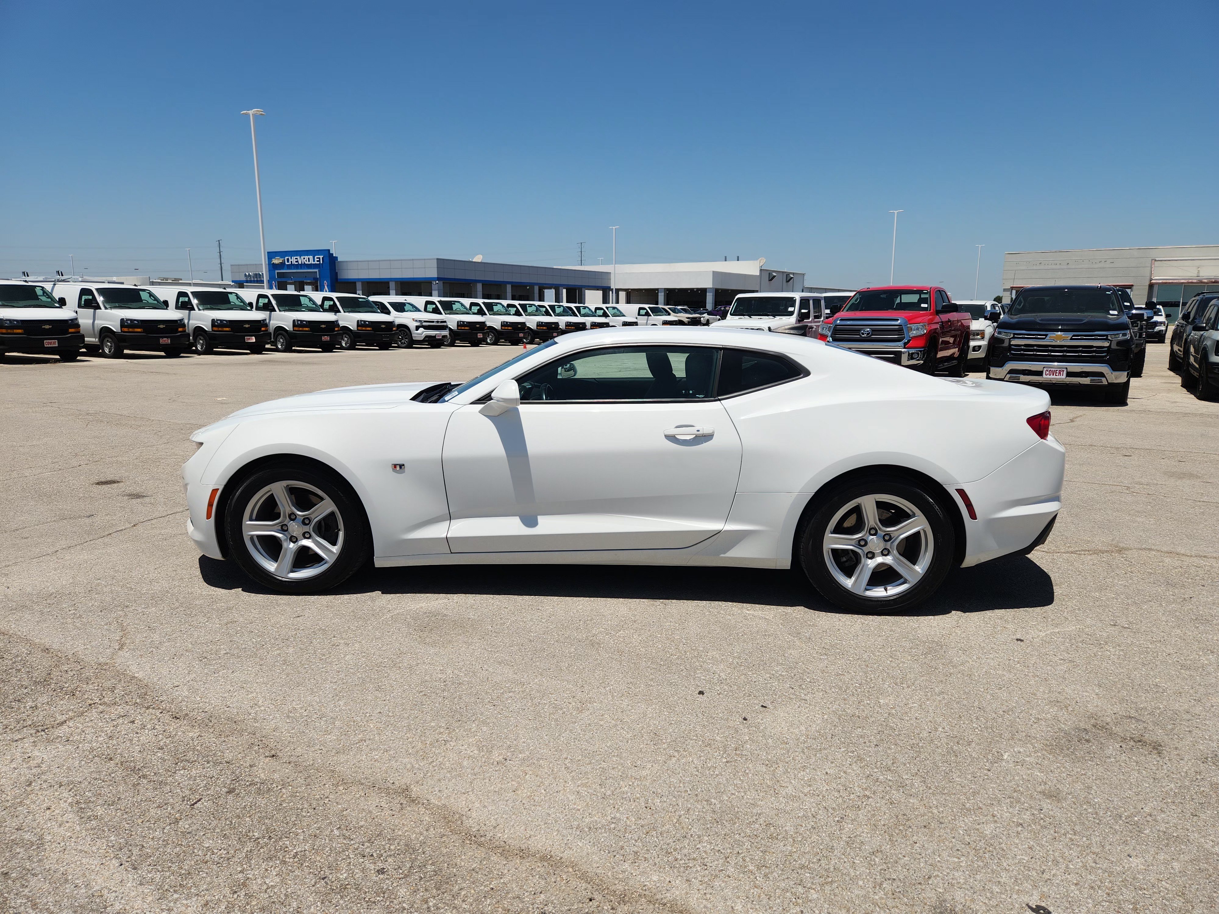 Used 2023 Chevrolet Camaro LT RWD image 4