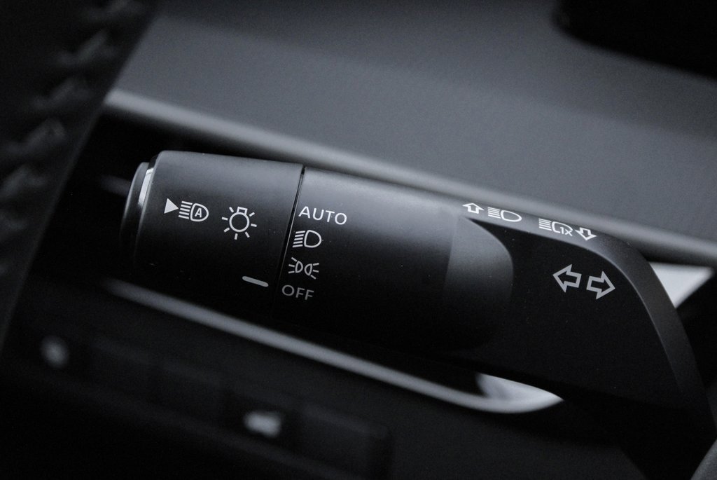 Certified 2025 Nissan Murano SV image 35