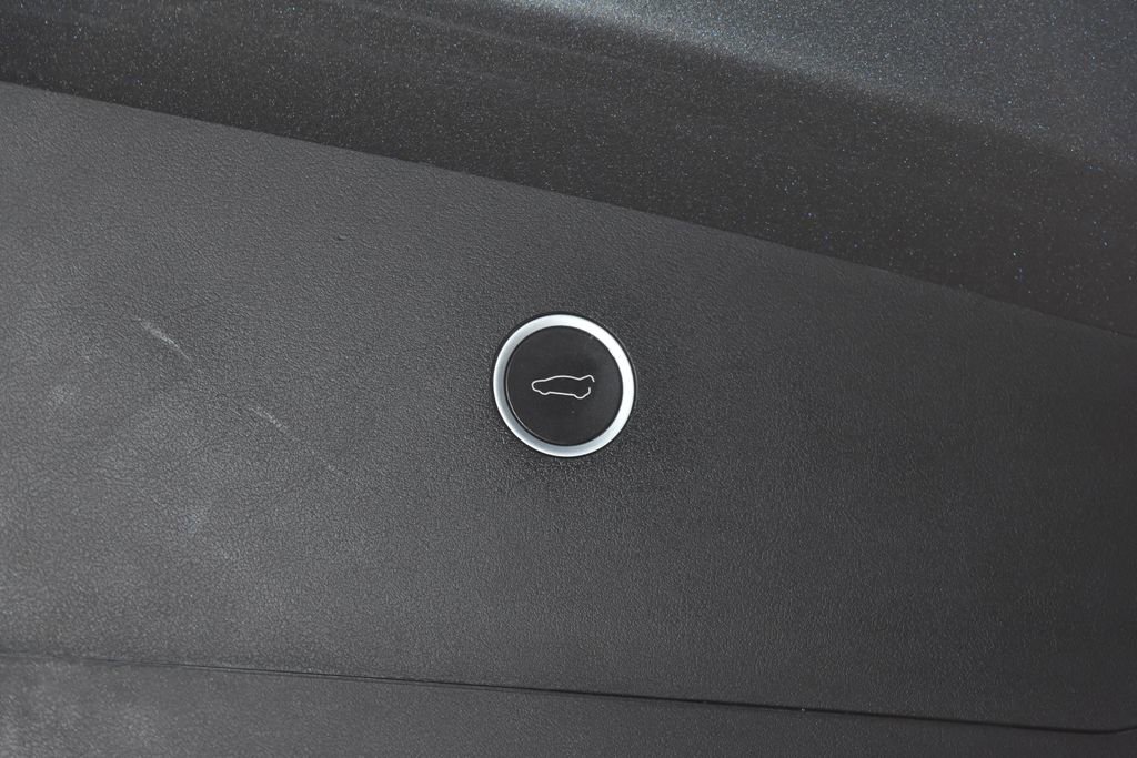 Used 2020 Tesla Model X Long Range image 32