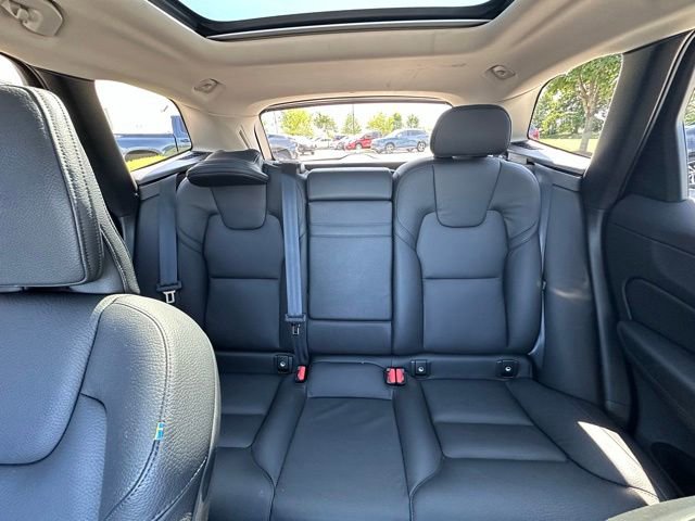 Used 2021 Volvo XC60 T5 Momentum AWD/4WD image 34
