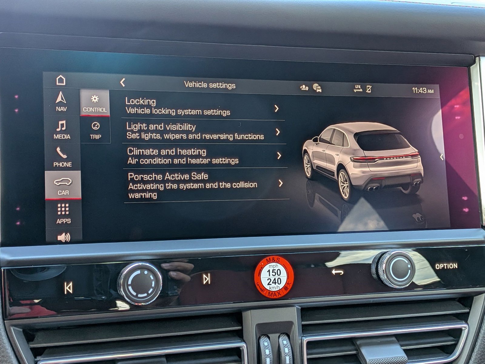 New 2026 Porsche Macan image 19