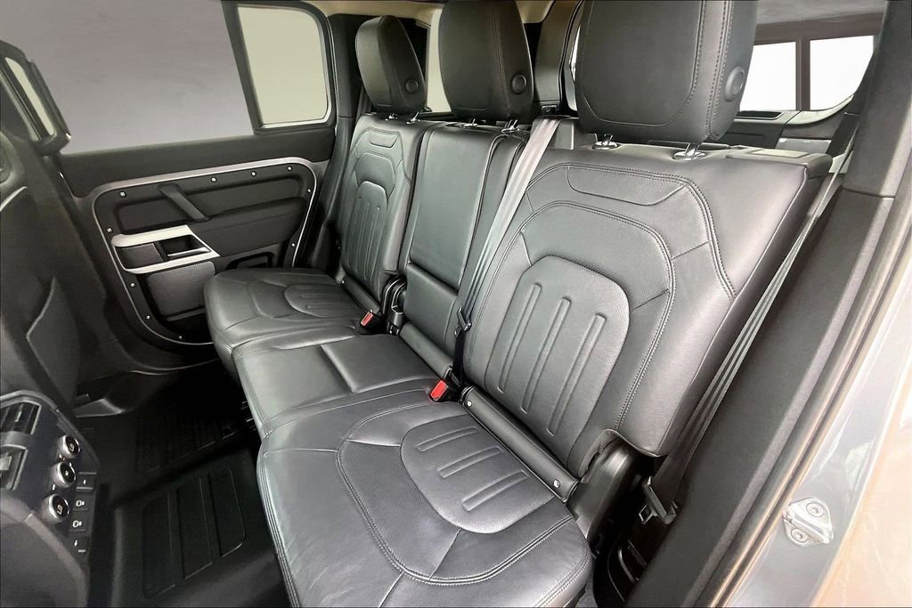 Used 2022 Land Rover Defender 110 S image 26