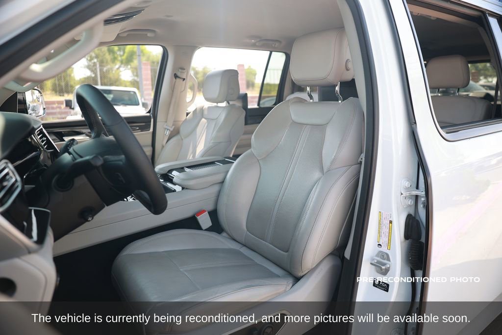 Used 2023 Jeep Wagoneer L 4WD w/ Rear Seat Video Group 1 image 11