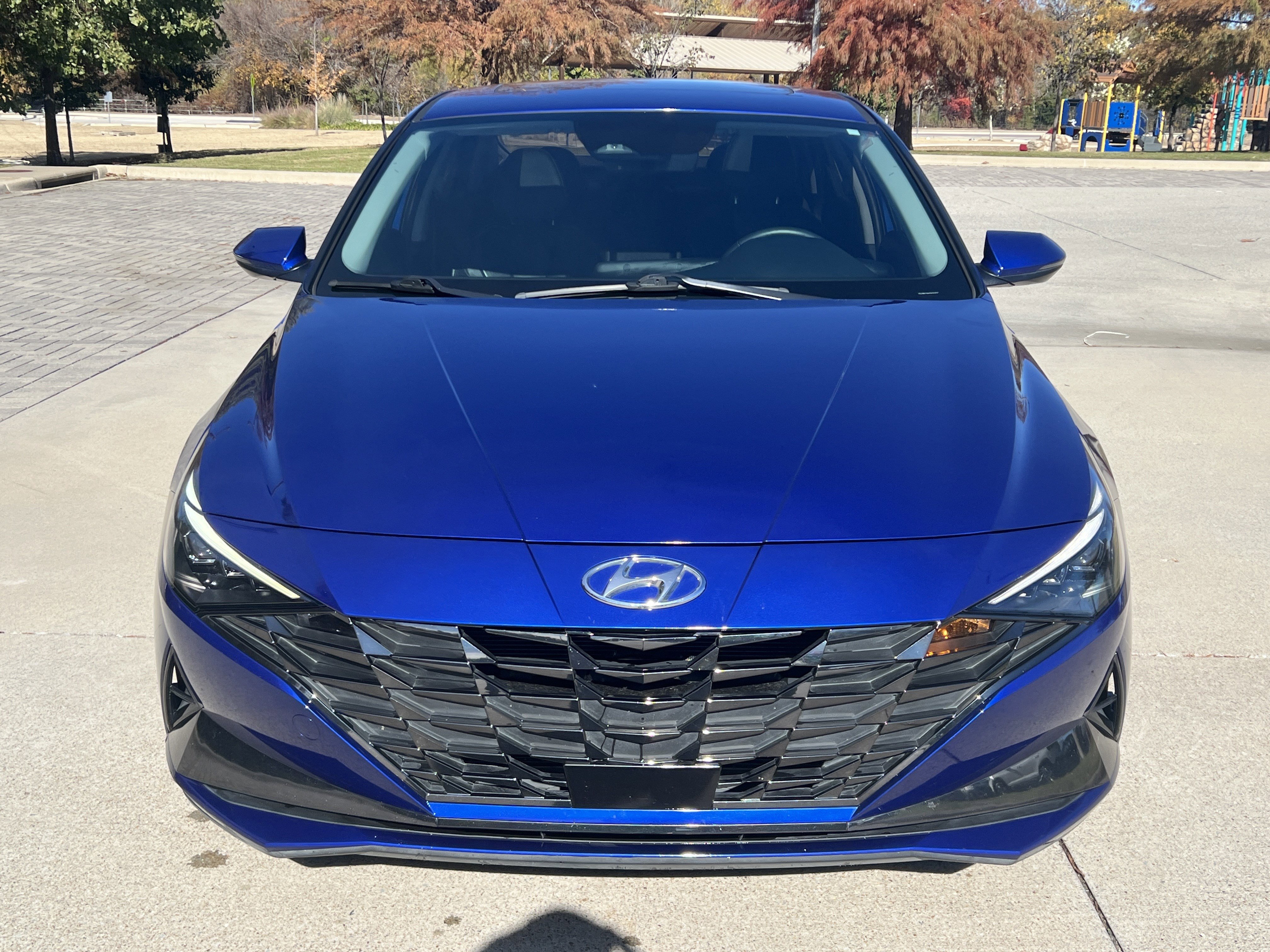 Used 2022 Hyundai Elantra Limited image 3