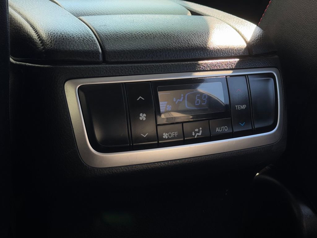 Certified 2019 Toyota Highlander SE AWD/4WD image 38